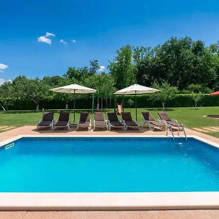 Holiday home Doria Skropeti